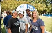 ODU alumni Shannon and Steve Johnson participate in 同学会 activities with their children, Brooke and Rylie. Photo Chuck Thomas/ODU